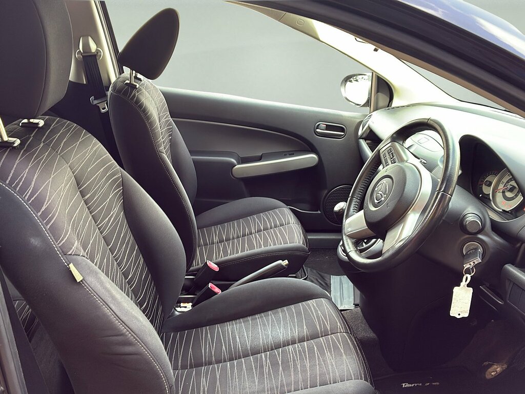 Mazda 2 Tamura Red #5