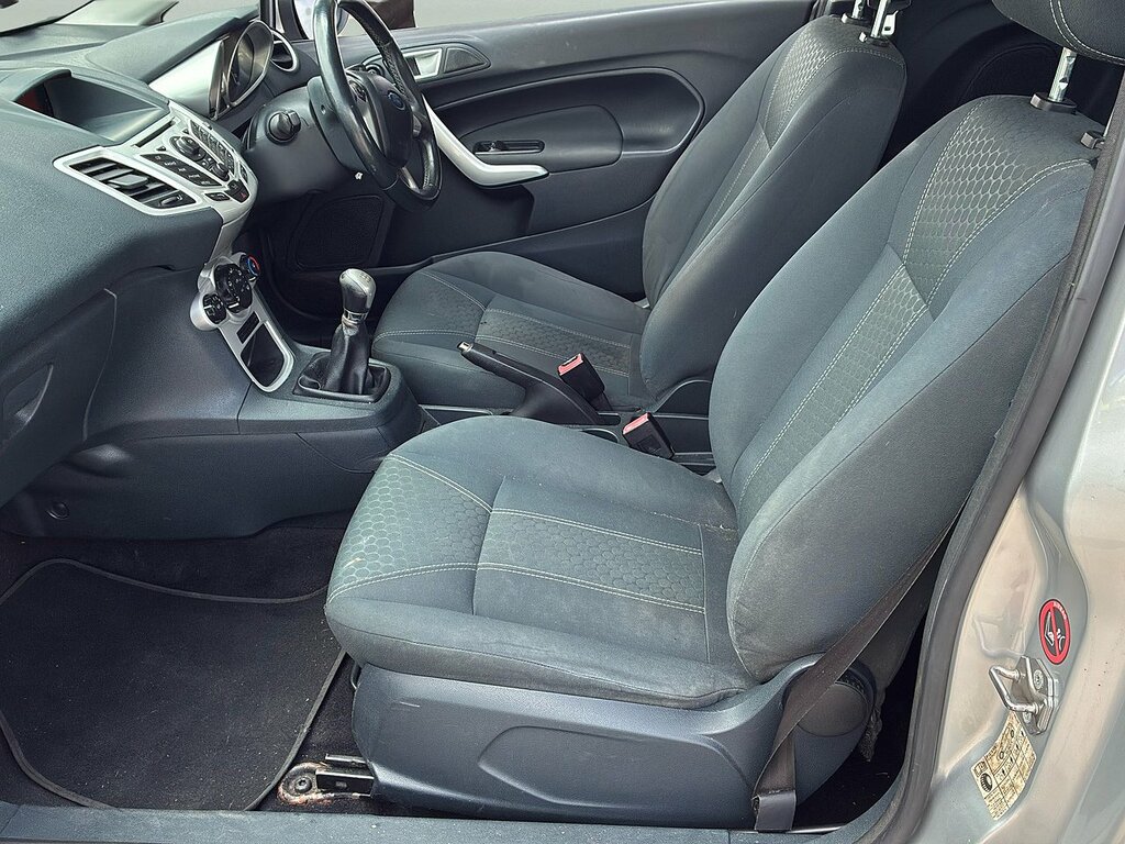 Ford Fiesta Zetec NU12KZW Silver #5