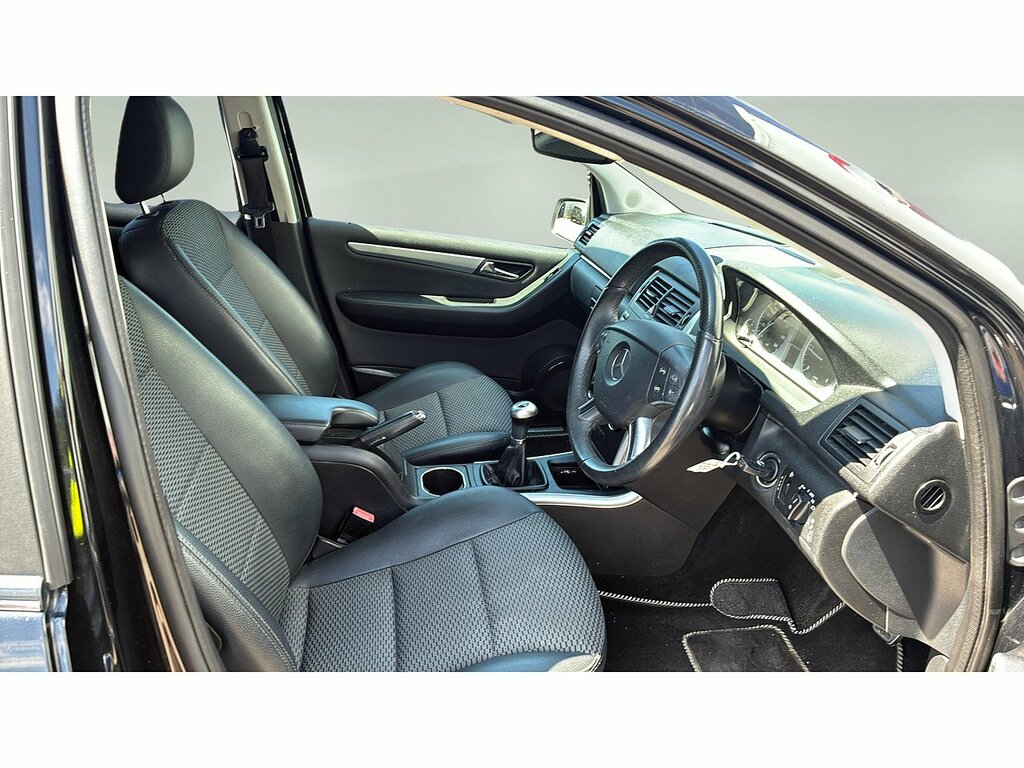 Mercedes-Benz B Class B180 Cdi Se Black #5
