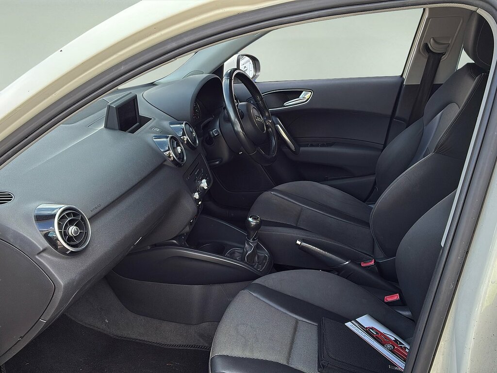 Audi A1 Tdi Sport BD12AWC White #6