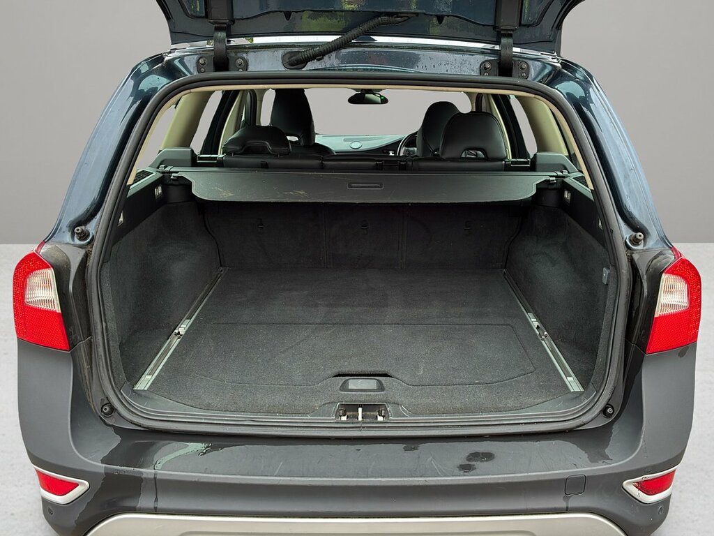 Volvo XC70 D5 Se Silver #9