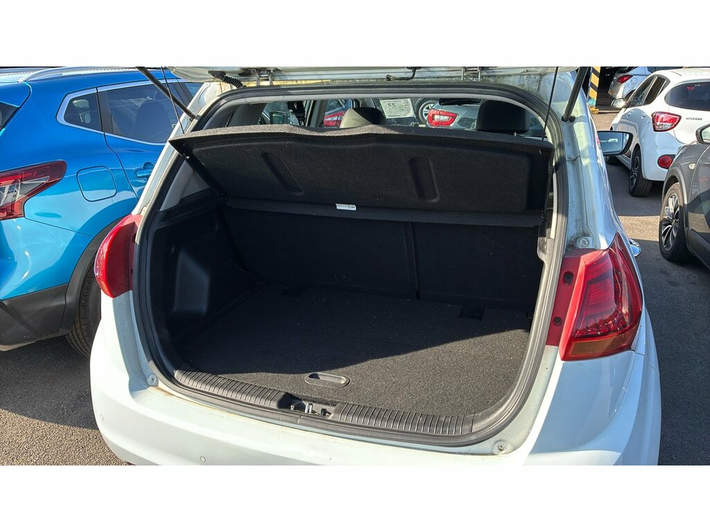 Kia Venga 1.6 Crdi Isg 3 Silver #8