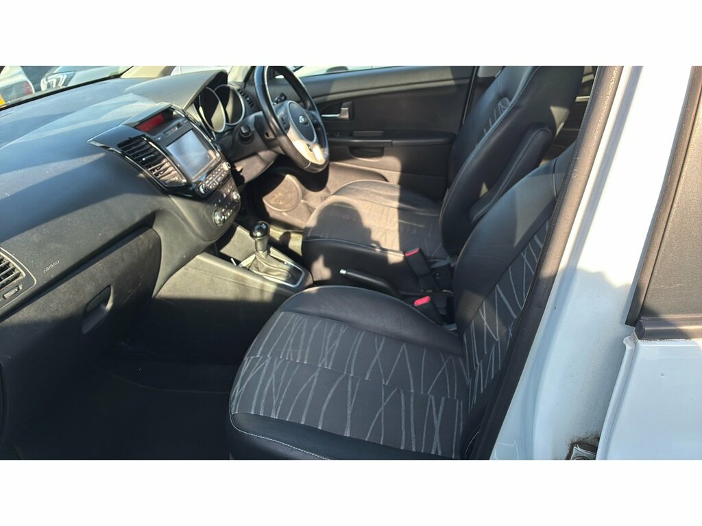 Kia Venga 4 White #6