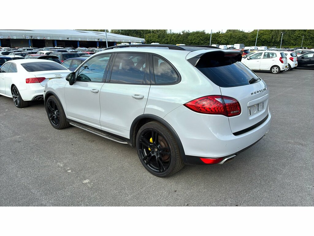Porsche Cayenne Td V6 White #3