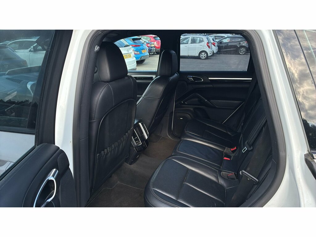 Porsche Cayenne 4.1 D V8 S Tiptronic S 382 Bhp White #7
