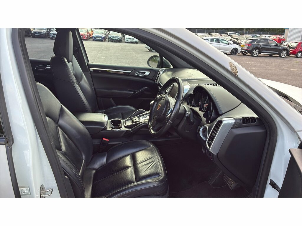 Porsche Cayenne Td V6 White #5