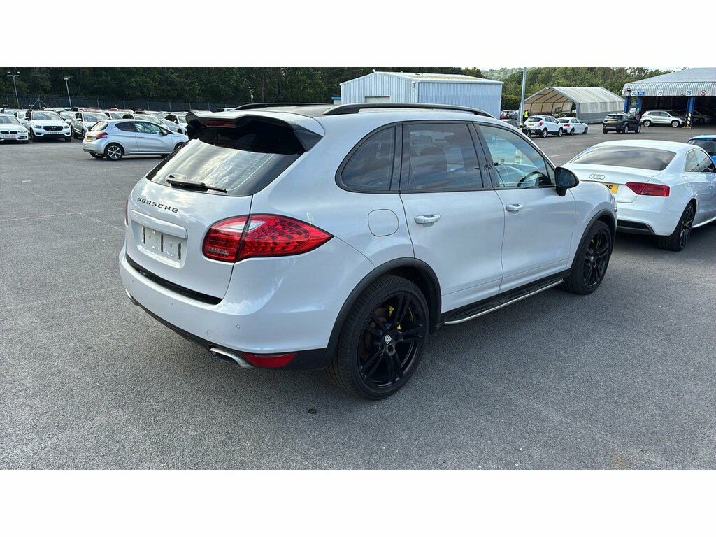 Porsche Cayenne Td V6 White #4