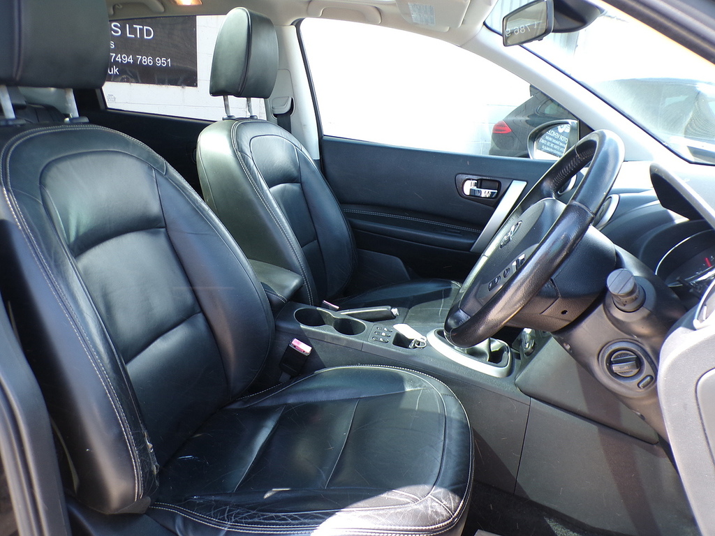 Nissan Qashqai Acenta White #15