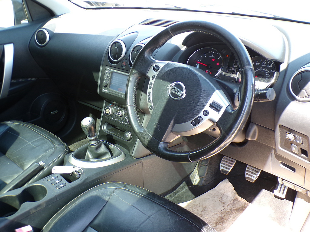 Nissan Qashqai Acenta White #14
