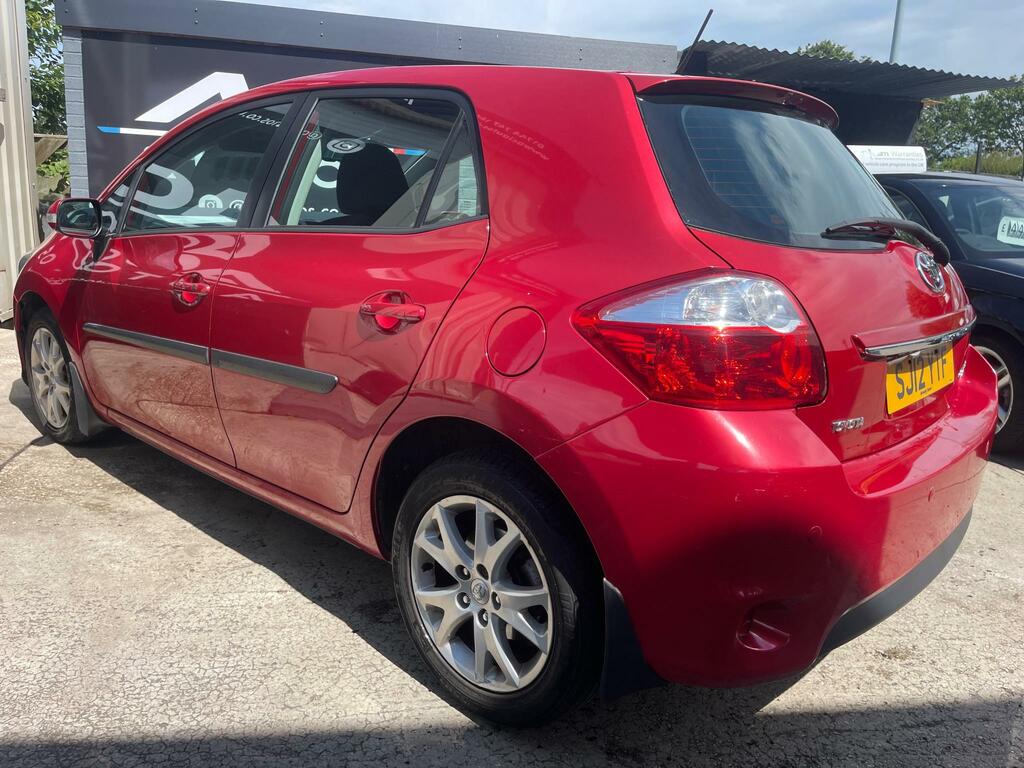 Toyota Auris 1.6 V-matic Tr Hatchback Red #5