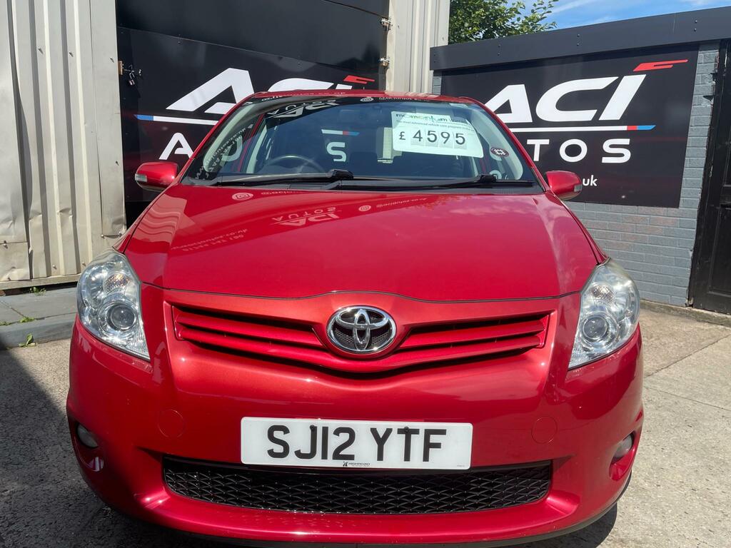 Toyota Auris 1.6 V-matic Tr Hatchback Red #3