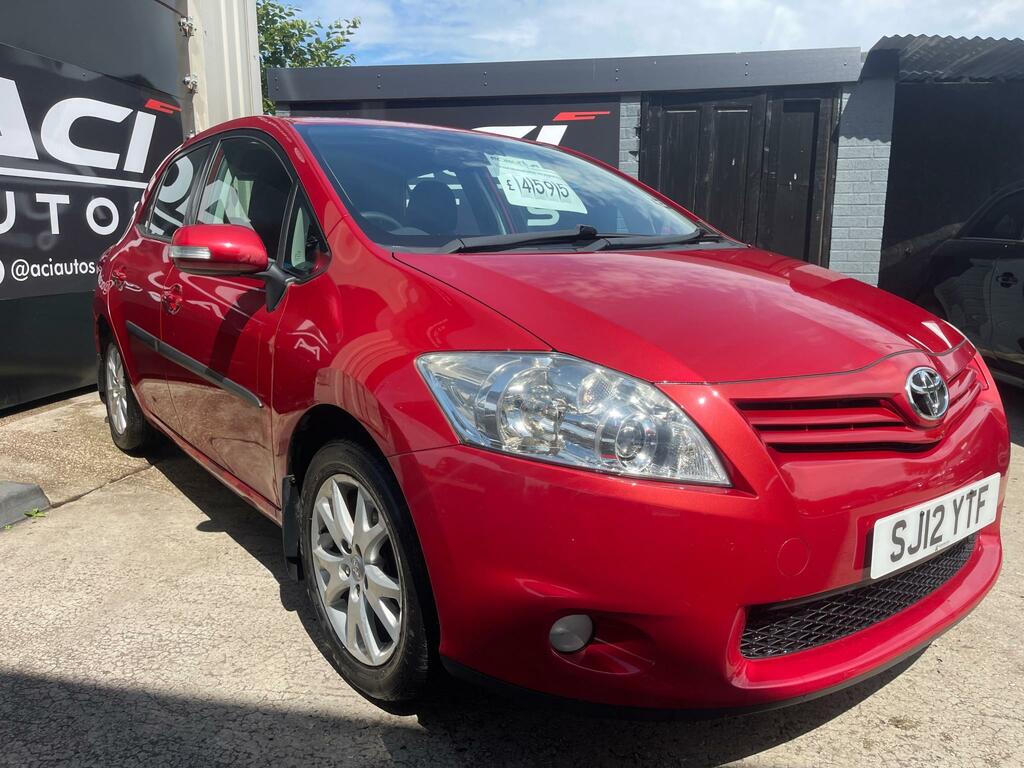 Toyota Auris 1.6 V-matic Tr Hatchback Red