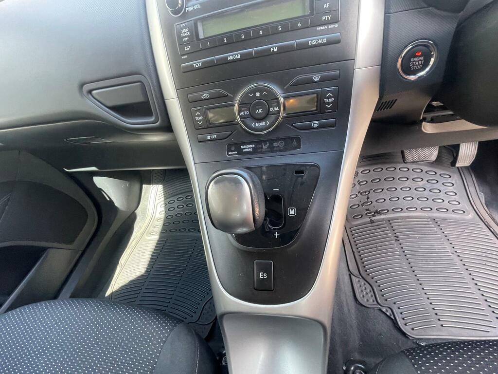Toyota Auris 1.6 V-matic Colour Collection Euro 5 White #19