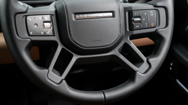 Land Rover Defender 110 2.2 Xs Utility 7 Seats Black #32