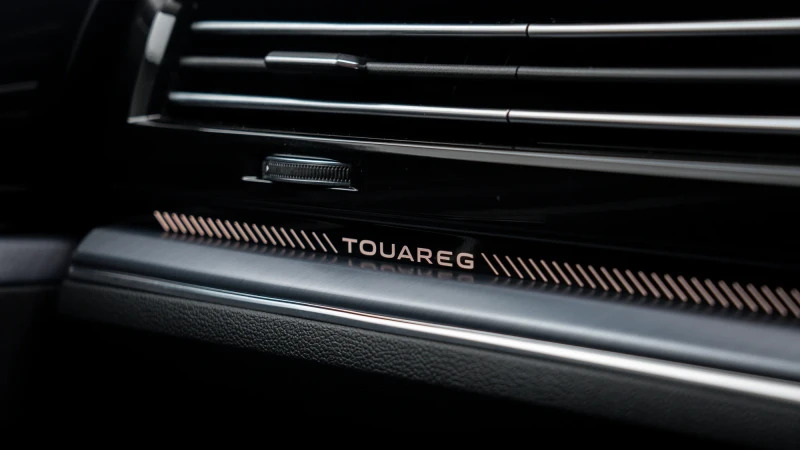 Volkswagen Touareg Black Edition Grey #46