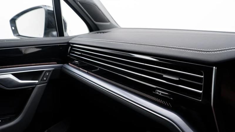 Volkswagen Touareg Black Edition Grey #45
