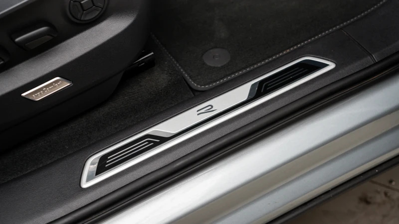 Volkswagen Touareg Black Edition Grey #43