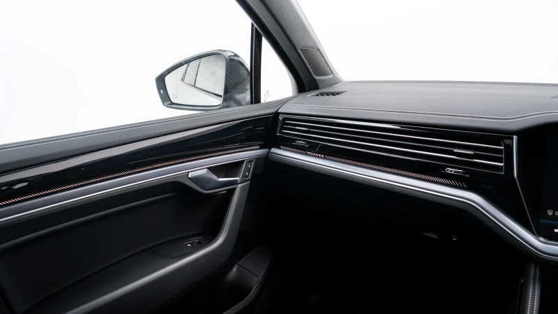 Volkswagen Touareg Black Edition Grey #35