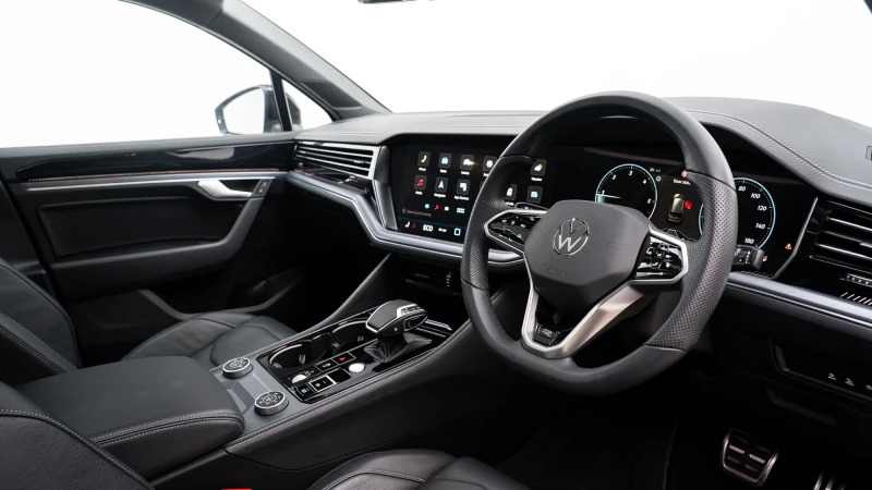 Volkswagen Touareg Black Edition Grey #38