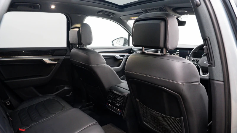 Volkswagen Touareg Black Edition Grey #21