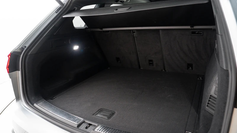 Volkswagen Touareg Black Edition Grey #53