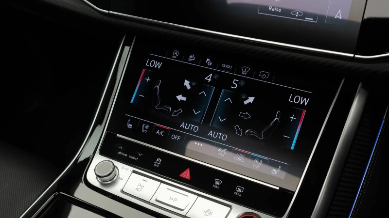 Audi RSQ8 Performance Black #25
