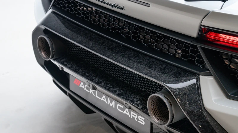 Lamborghini Huracan Sv White #58