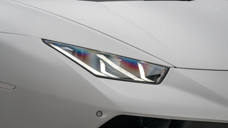 Lamborghini Huracan Sv White #55