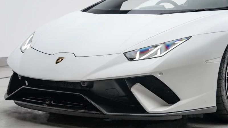 Lamborghini Huracan Sv White #45