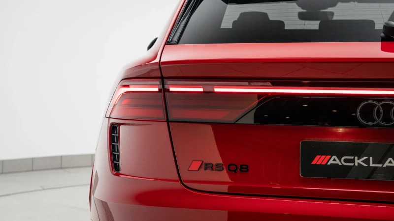 Audi RSQ8 Performance Carbon Black 640 Ps Tiptronic Red #13