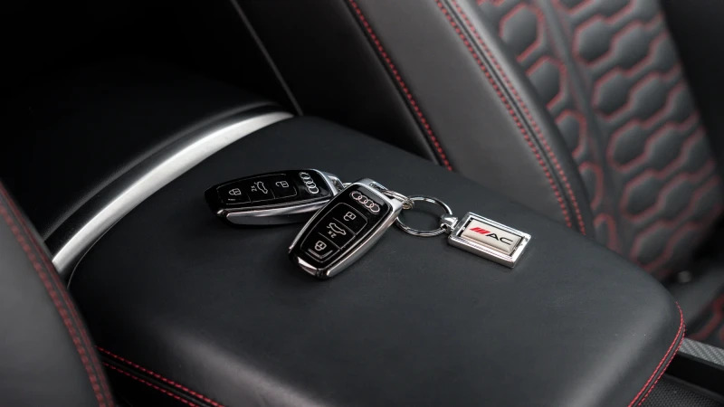 Audi RSQ8 Performance Carbon Black 640 Ps Tiptronic Red #54