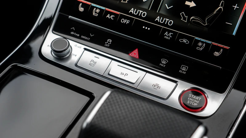 Audi RSQ8 Performance Carbon Black 640 Ps Tiptronic Red #47
