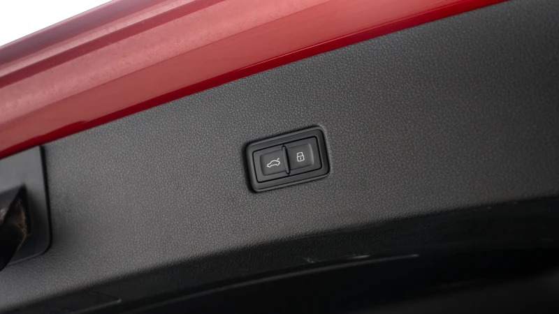 Audi RSQ8 Performance Carbon Black 640 Ps Tiptronic Red #53