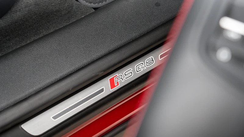 Audi RSQ8 Performance Carbon Black 640 Ps Tiptronic Red #41