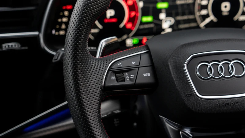 Audi RSQ8 Performance Carbon Black 640 Ps Tiptronic Red #21