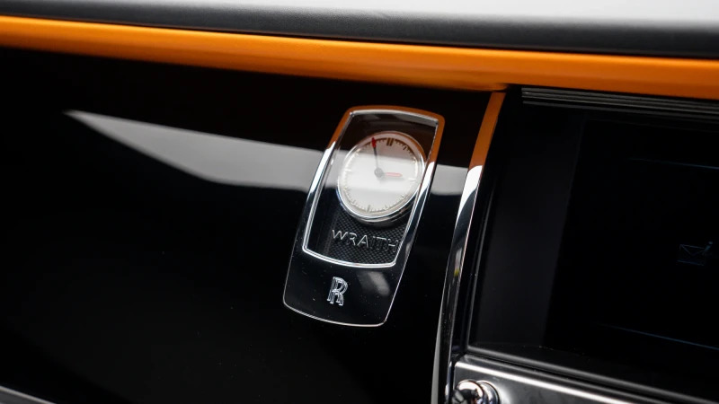 Rolls-Royce Wraith Silver #32
