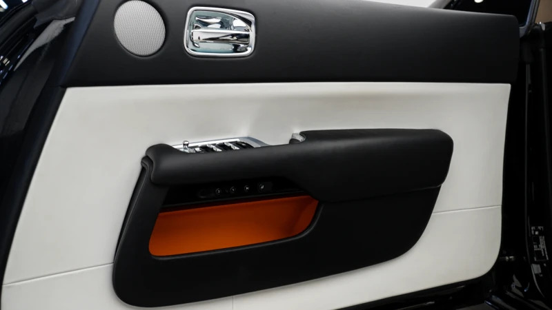 Rolls-Royce Wraith Silver #22