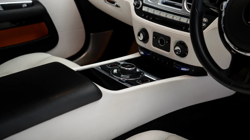 Rolls-Royce Wraith Silver #21