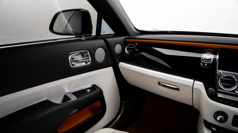 Rolls-Royce Wraith Silver #16