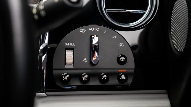 Rolls-Royce Wraith Silver #34
