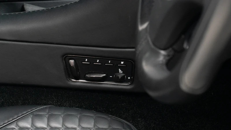 Aston Martin Vanquish V12 568 22 Touchtronic Silver #15