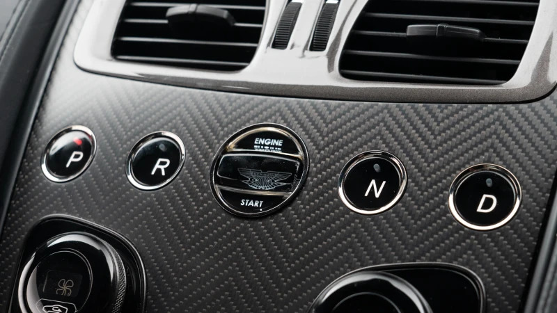 Aston Martin Vanquish V12 568 22 Touchtronic Silver #18