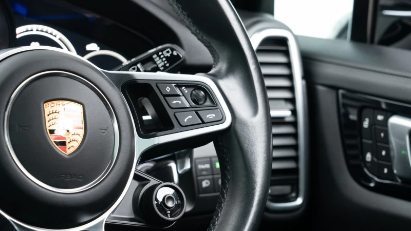 Porsche Cayenne 3.0 V6 E-hybrid 17.9Kwh Platinum Edition Coupe Blue #23