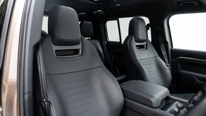 Land Rover Defender 110 D250 X-dynamic Hse Black #6