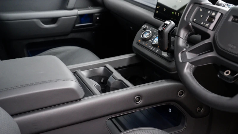 Land Rover Defender 110 D250 X-dynamic Hse Black #47