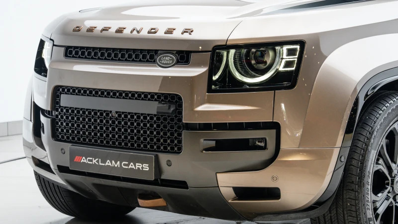 Land Rover Defender 110 D250 X-dynamic Hse Black #9