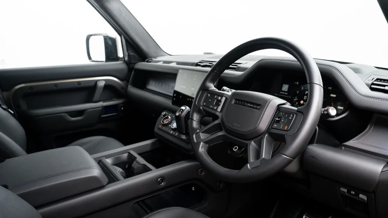 Land Rover Defender 110 D250 X-dynamic Hse Black #46