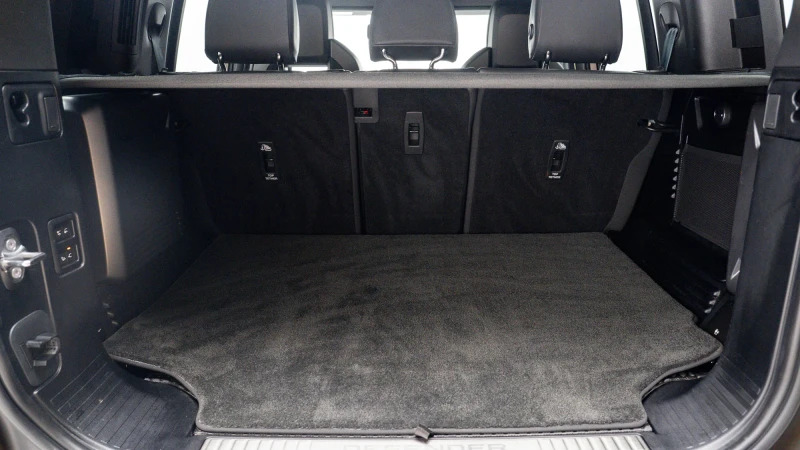 Land Rover Defender 110 D250 X-dynamic Hse Black #61
