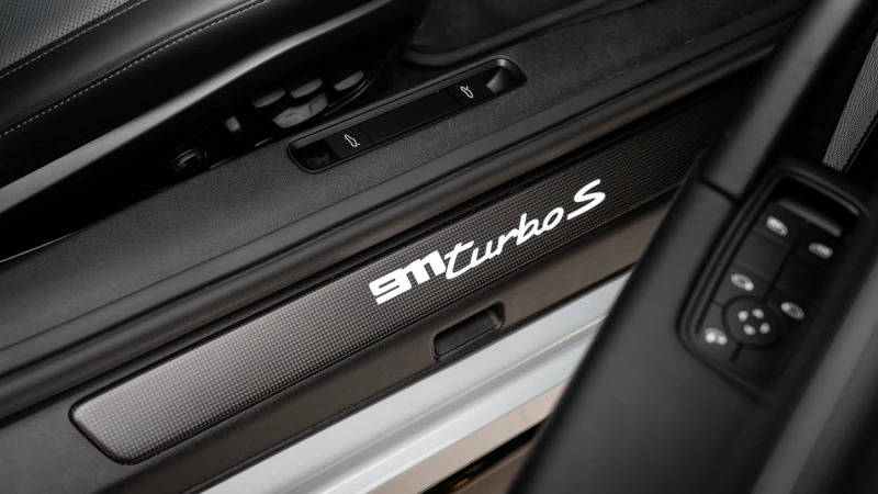 Porsche 911 911 Targa 4 Gts Blue #39