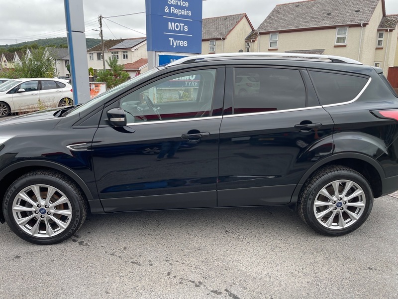 Ford Kuga Titanium Edition Black #4